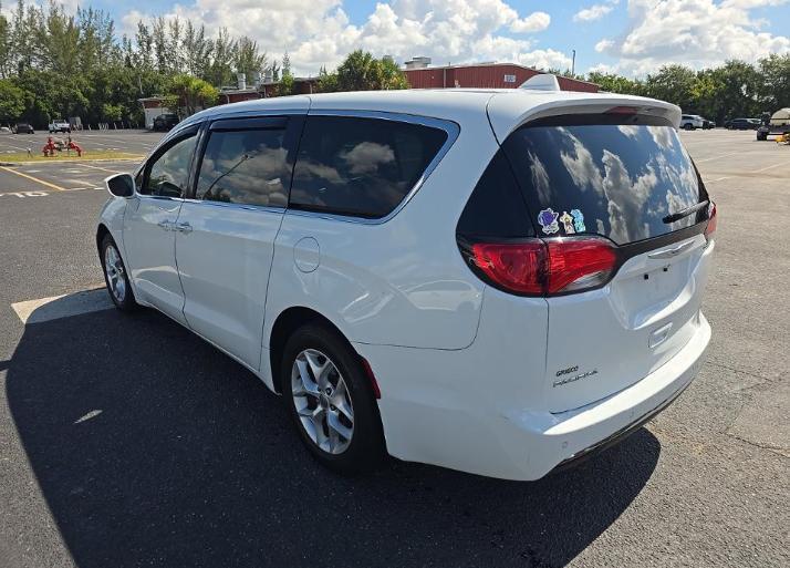 Chrysler Pacifica Touring FWD 2020