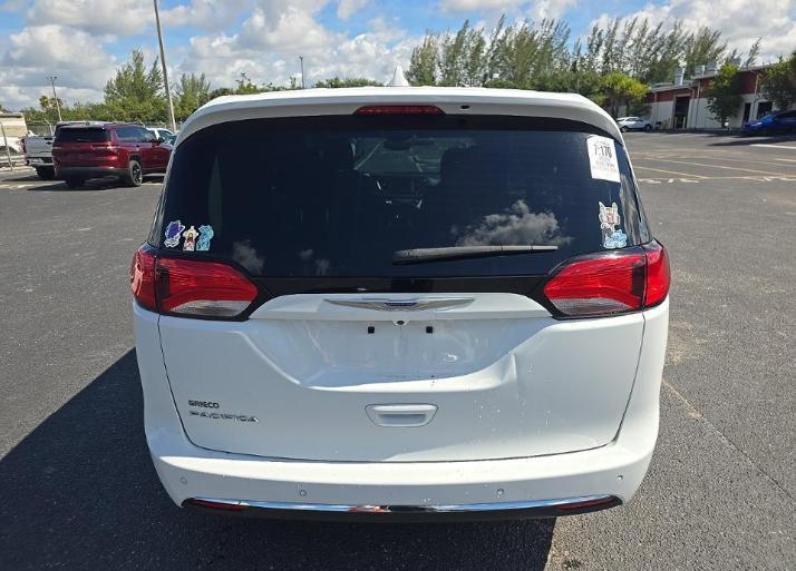 Chrysler Pacifica Touring FWD 2020