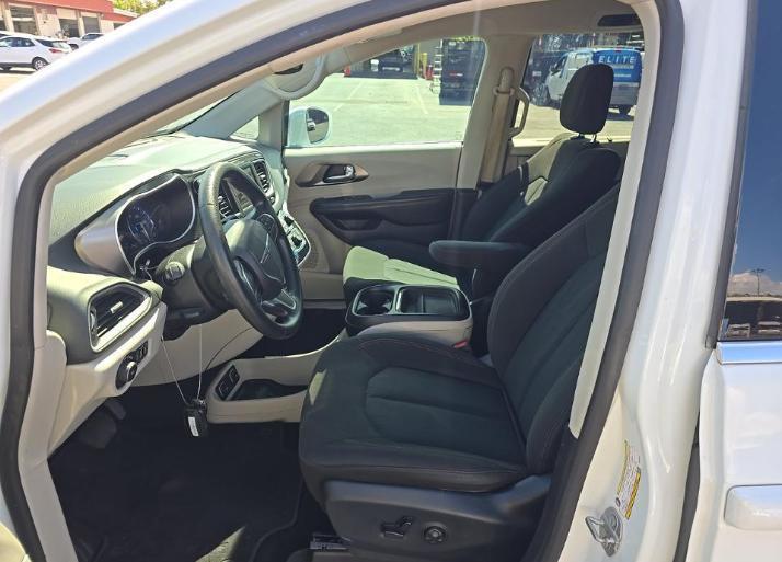 Chrysler Pacifica Touring FWD 2020