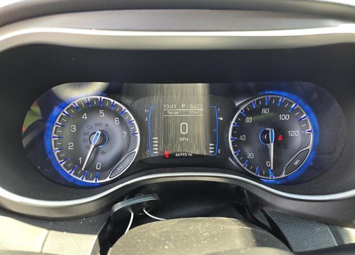 Chrysler Pacifica Touring FWD 2020