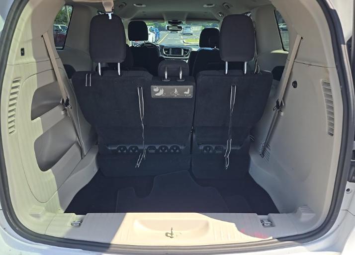 Chrysler Pacifica Touring FWD 2020