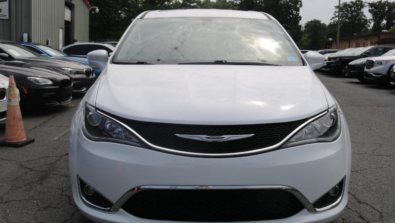 Chrysler Pacifica Touring FWD 2020