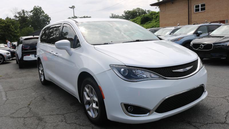 Chrysler Pacifica Touring FWD 2020