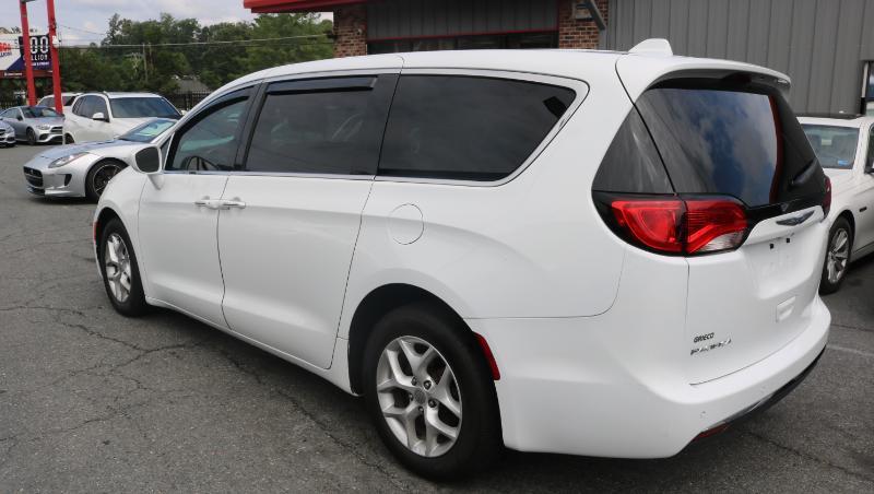 Chrysler Pacifica Touring FWD 2020