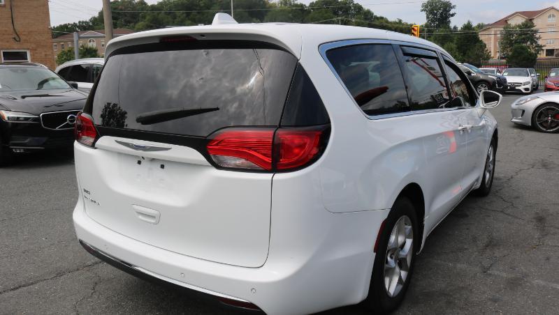 Chrysler Pacifica Touring FWD 2020