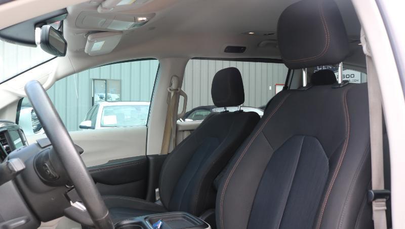 Chrysler Pacifica Touring FWD 2020
