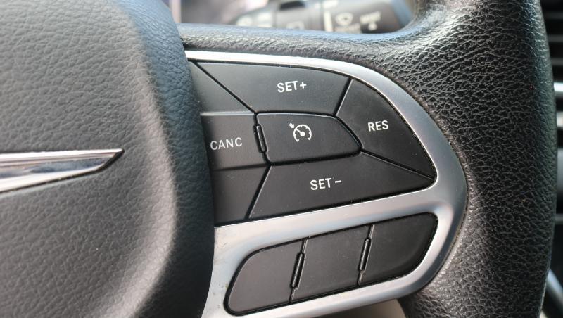 Chrysler Pacifica Touring FWD 2020