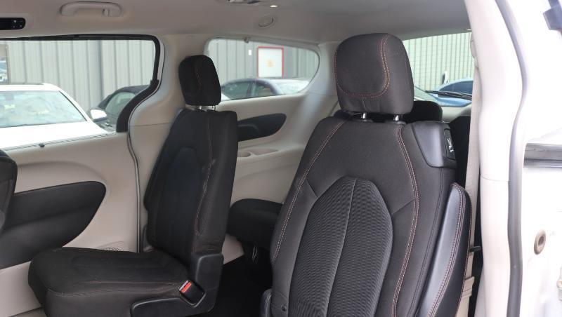 Chrysler Pacifica Touring FWD 2020