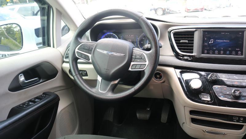 Chrysler Pacifica Touring FWD 2020
