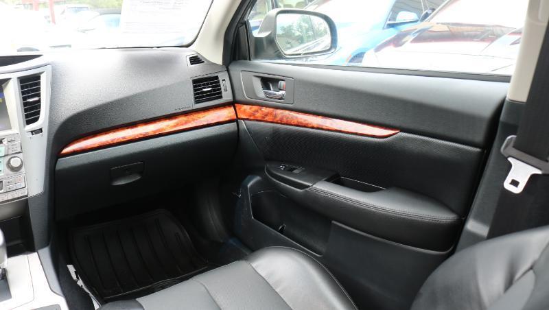 Subaru Legacy 4dr Sdn H6 Auto 3.6R Limited Moon/Nav 2010