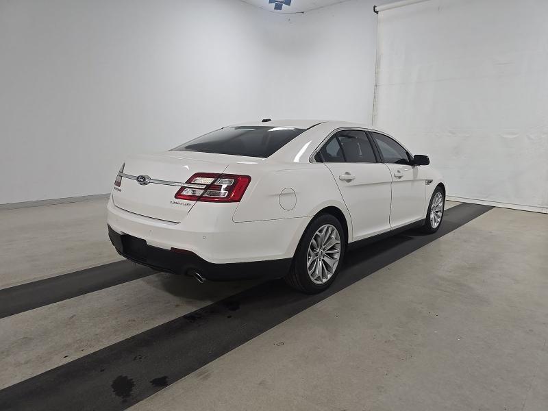 Ford Taurus Limited FWD 2019
