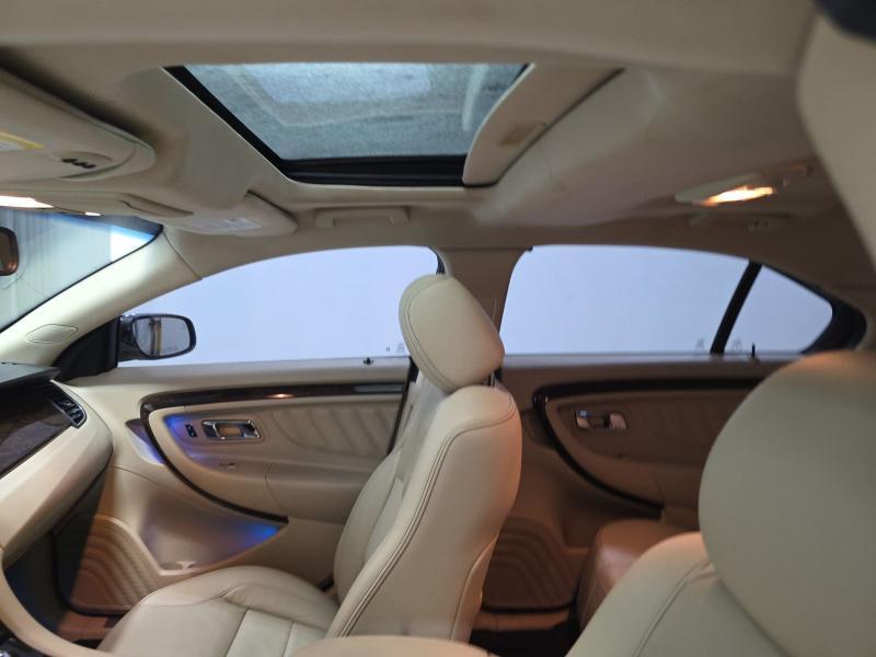 Ford Taurus Limited FWD 2019