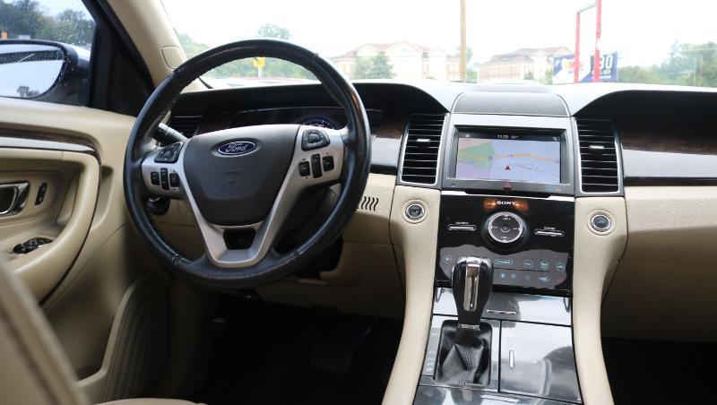 Ford Taurus Limited FWD 2019