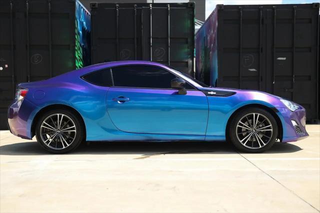 Scion FR-S 2dr Cpe Auto (Natl) 2015