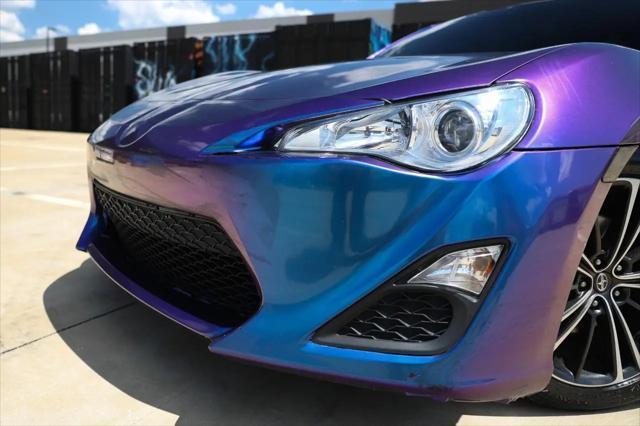 Scion FR-S 2dr Cpe Auto (Natl) 2015