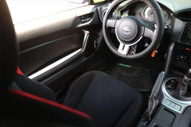 Scion FR-S 2dr Cpe Auto (Natl) 2015