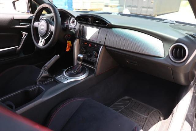 Scion FR-S 2dr Cpe Auto (Natl) 2015