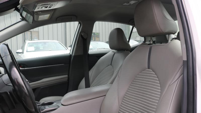 Toyota Camry SE Auto (Natl) 2022