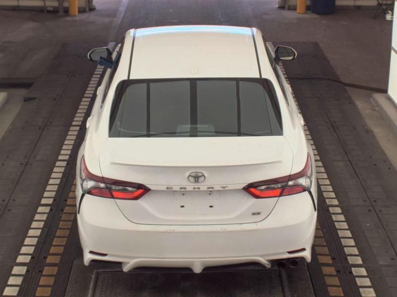 Toyota Camry SE Auto (Natl) 2021