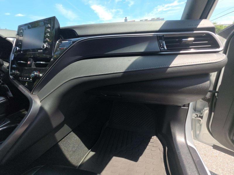 Toyota Camry SE Auto (Natl) 2021