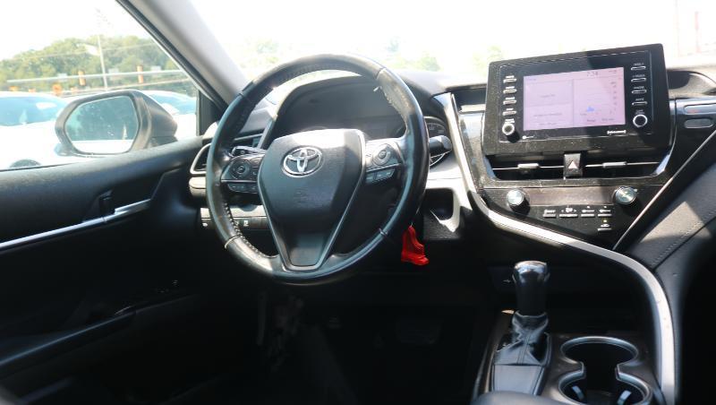 Toyota Camry SE Auto (Natl) 2021