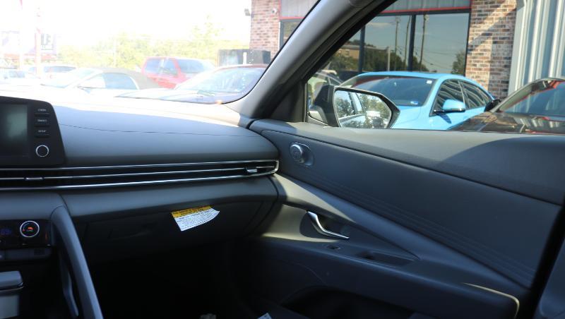 Hyundai Elantra SEL IVT 2023
