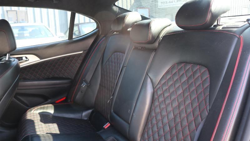 Genesis G70 2.0T Advanced RWD 2019