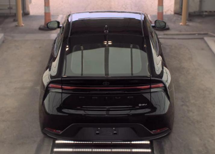 Toyota Prius LE (Natl) 2023