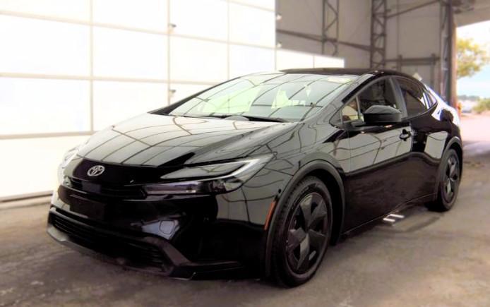 Toyota Prius LE (Natl) 2023
