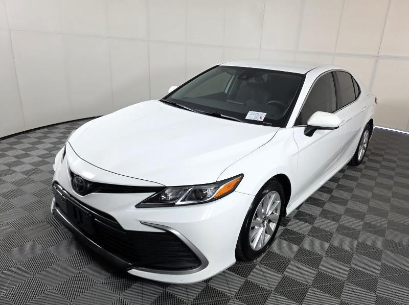 Toyota Camry LE Auto (Natl) 2022