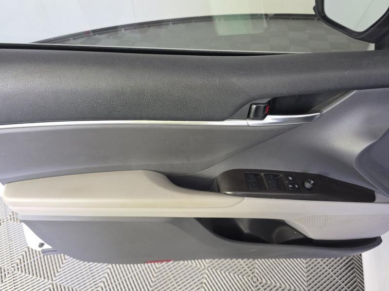 Toyota Camry LE Auto (Natl) 2022