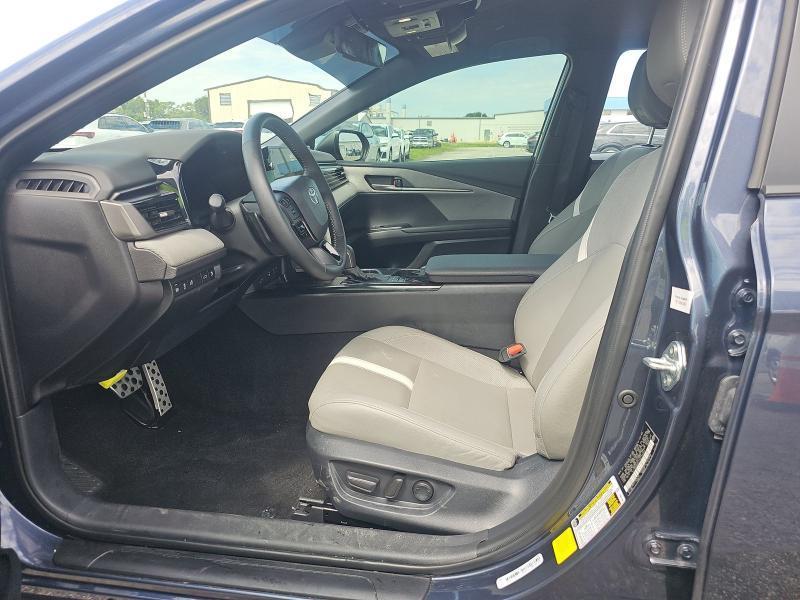Toyota Camry SE (Natl) 2026