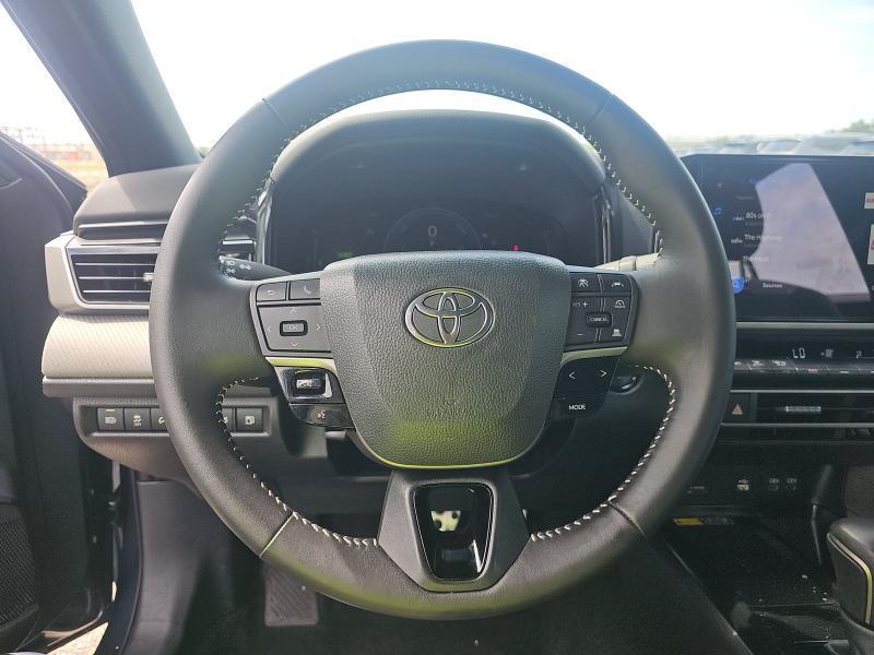 Toyota Camry SE (Natl) 2026