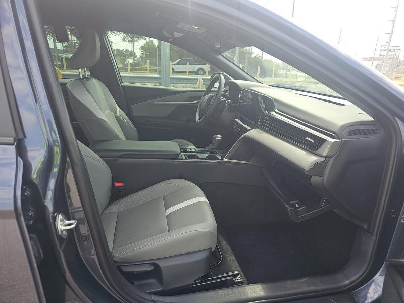 Toyota Camry SE (Natl) 2026