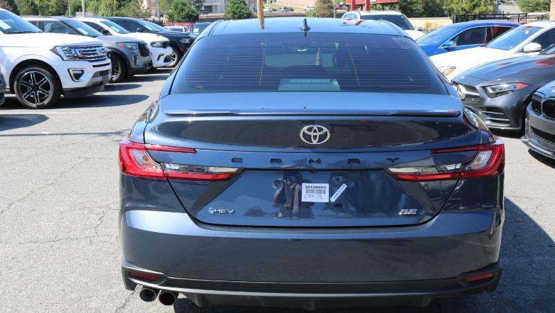 Toyota Camry SE (Natl) 2026