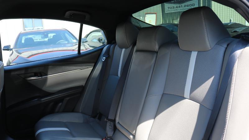 Toyota Camry SE (Natl) 2026