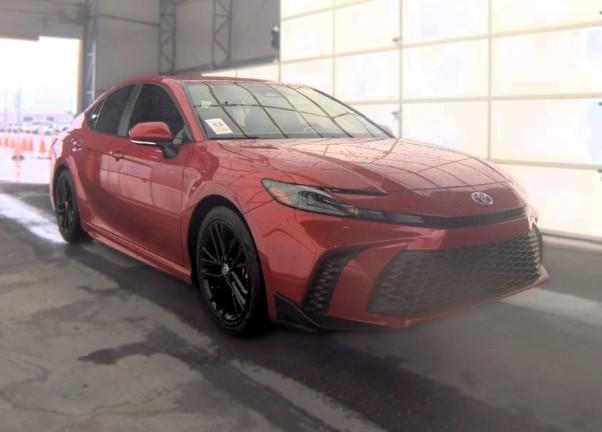 Toyota Camry SE (Natl) 2025