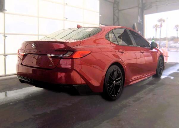 Toyota Camry SE (Natl) 2025