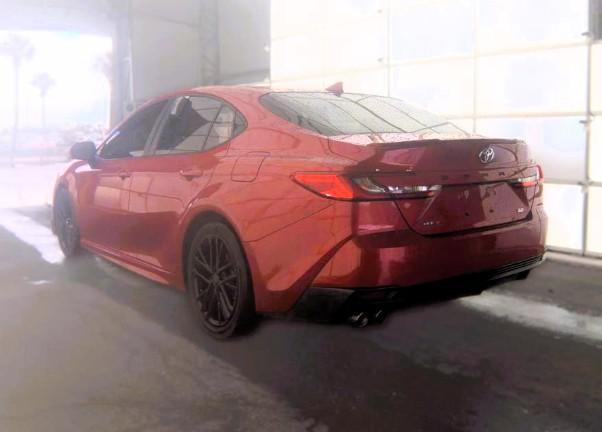 Toyota Camry SE (Natl) 2025