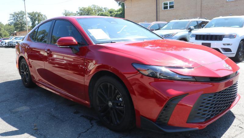 Toyota Camry SE (Natl) 2025
