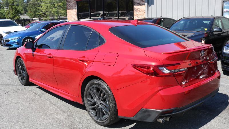 Toyota Camry SE (Natl) 2025