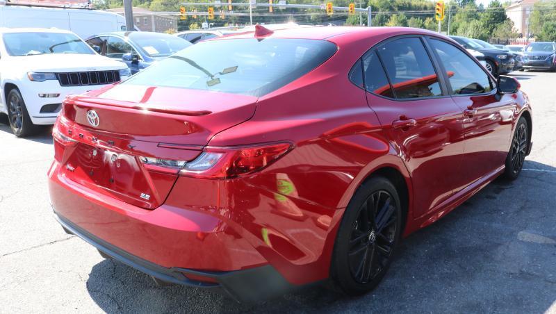 Toyota Camry SE (Natl) 2025