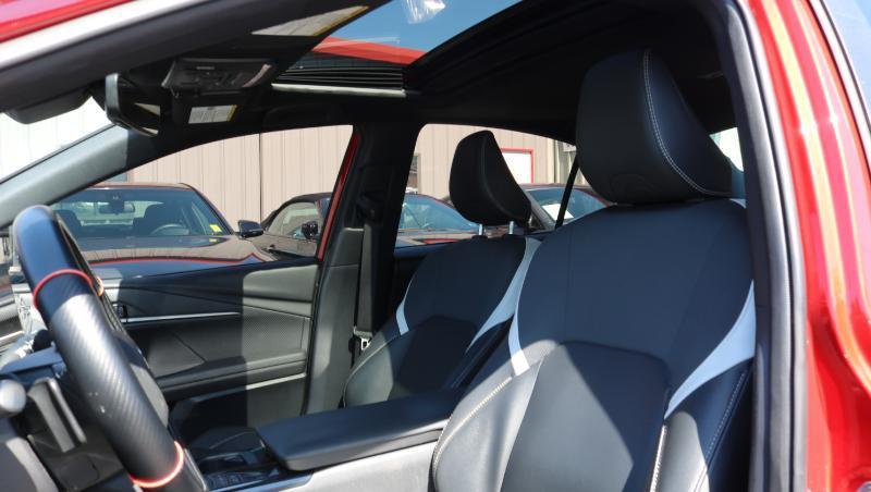 Toyota Camry SE (Natl) 2025