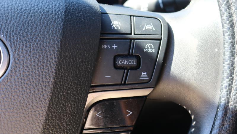 Toyota Camry SE (Natl) 2025