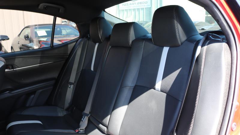 Toyota Camry SE (Natl) 2025