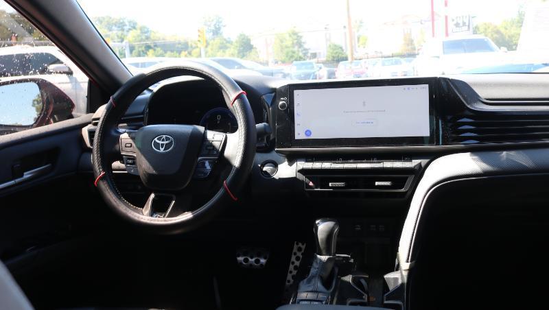 Toyota Camry SE (Natl) 2025