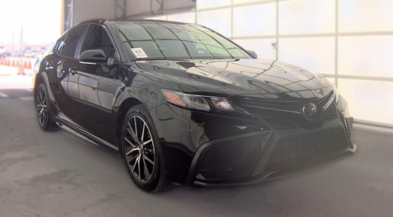 Toyota Camry SE Auto (Natl) 2024