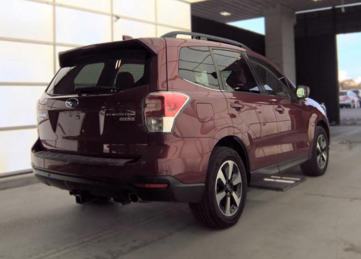 Subaru Forester 2.5i Limited CVT 2017