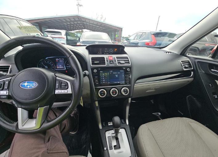 Subaru Forester 2.5i Limited CVT 2017