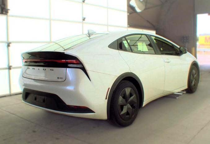 Toyota Prius LE AWD (Natl) 2024